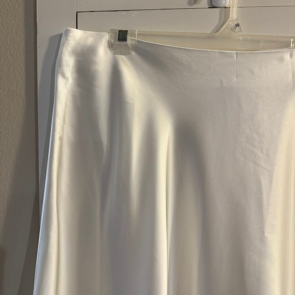 NWT Cider Bubble Hem Satin White Maxi Lined Skirt Women’s Size 1XL - Picture 6 of 8